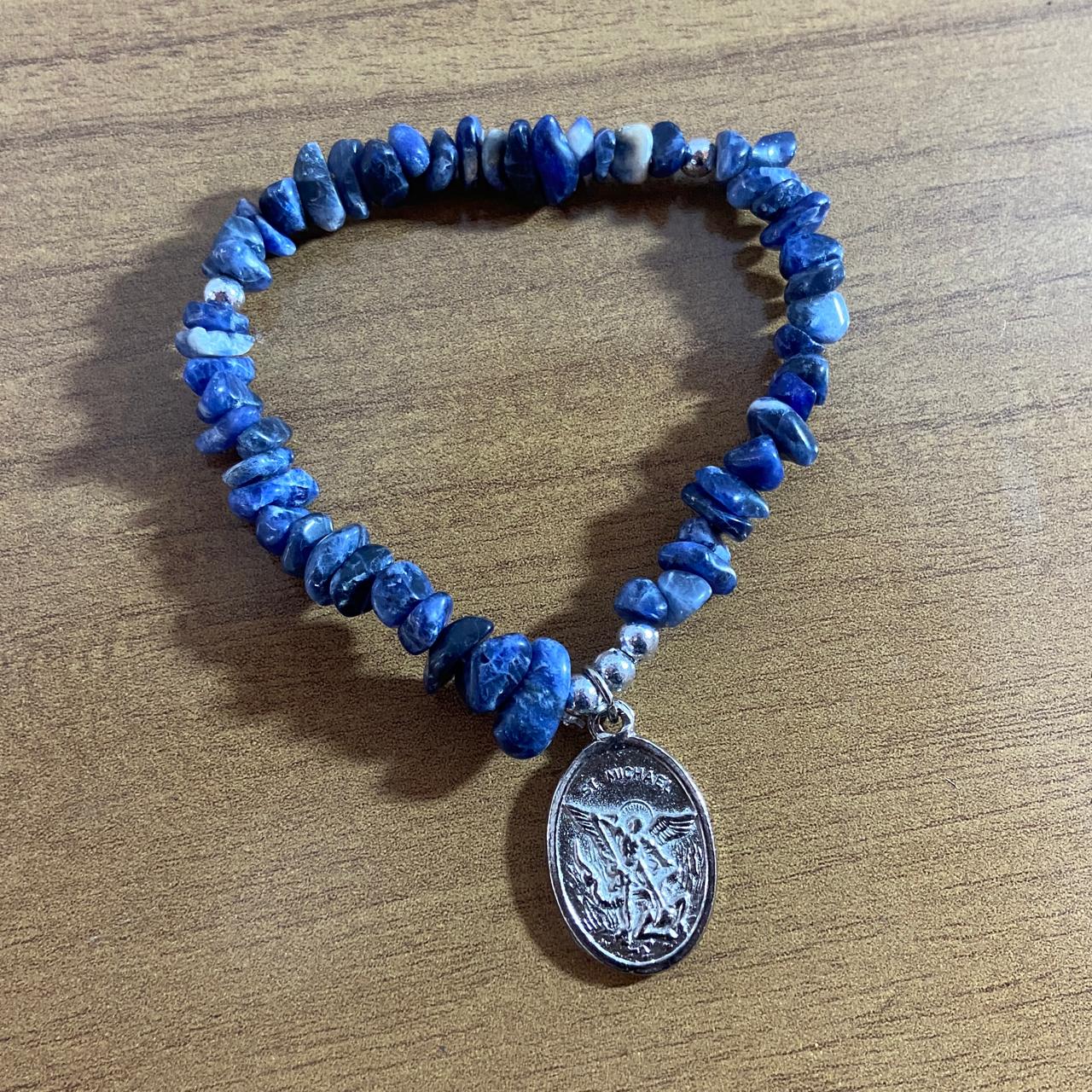 PULSEIRA COM PEDRARIA AZUL SÃO MIGUEL ARCANJO E ANJO DA GUARDA  ( 1 UNIDADE)