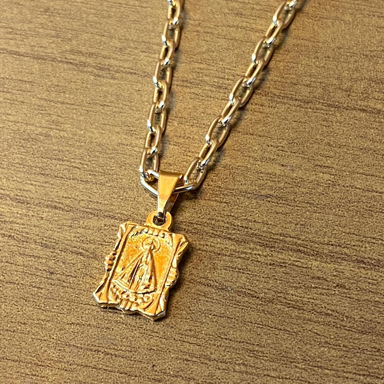 CORRENTE DOURADA QUADRADA NOSSA SENHORA APARECIDA  (1 UNIDADE)