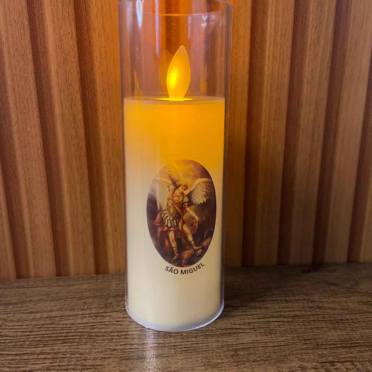 VELA ELETRÔNICA NO COPO DE ACRÍLICO SÃO MIGUEL ARCANJO 15CM (1 UNIDADE)
