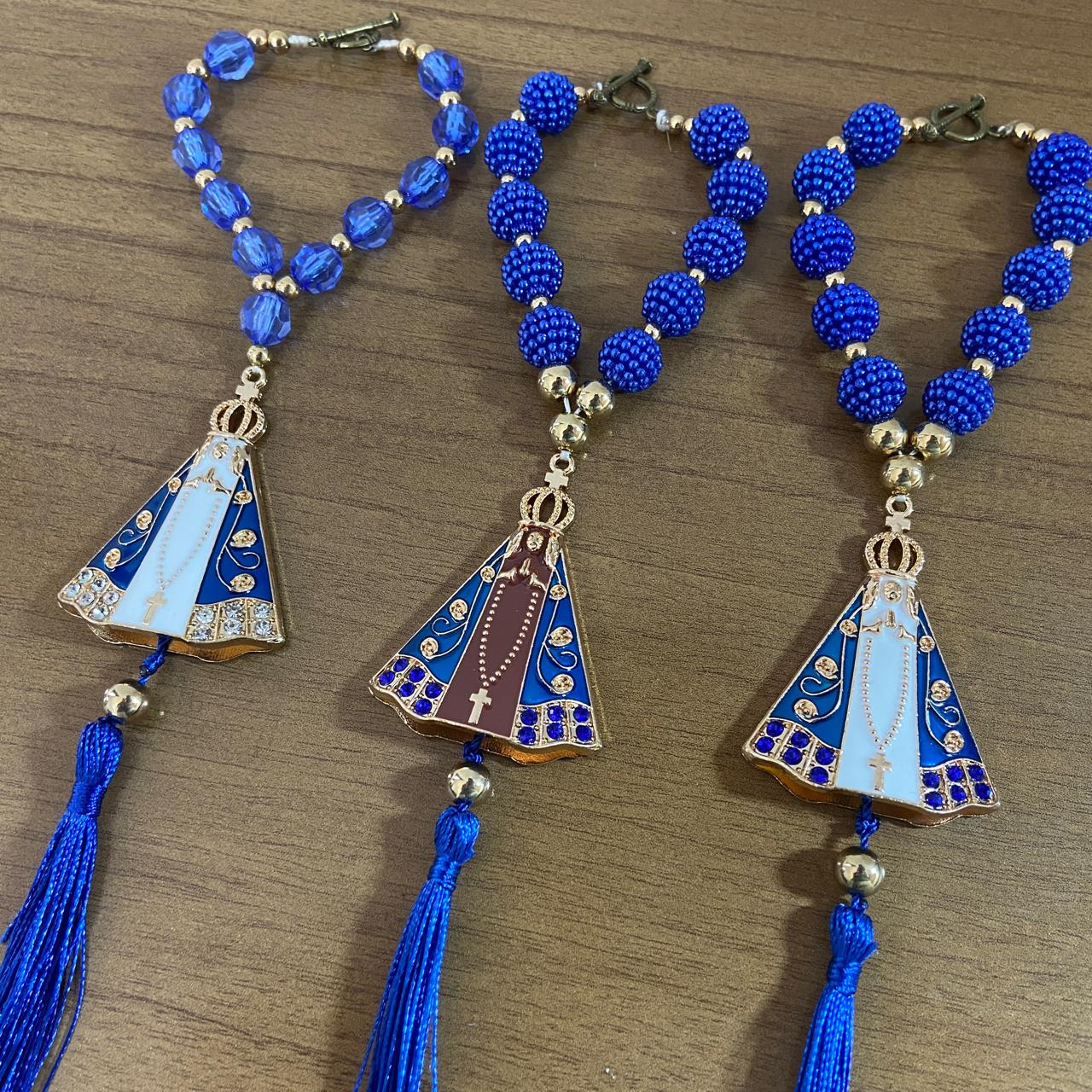 DEZENA PARA CARRO NOSSA SENHORA APARECIDA AMORA AZUL  MODELOS SORTIDOS 12MM (3 UNIDADES)