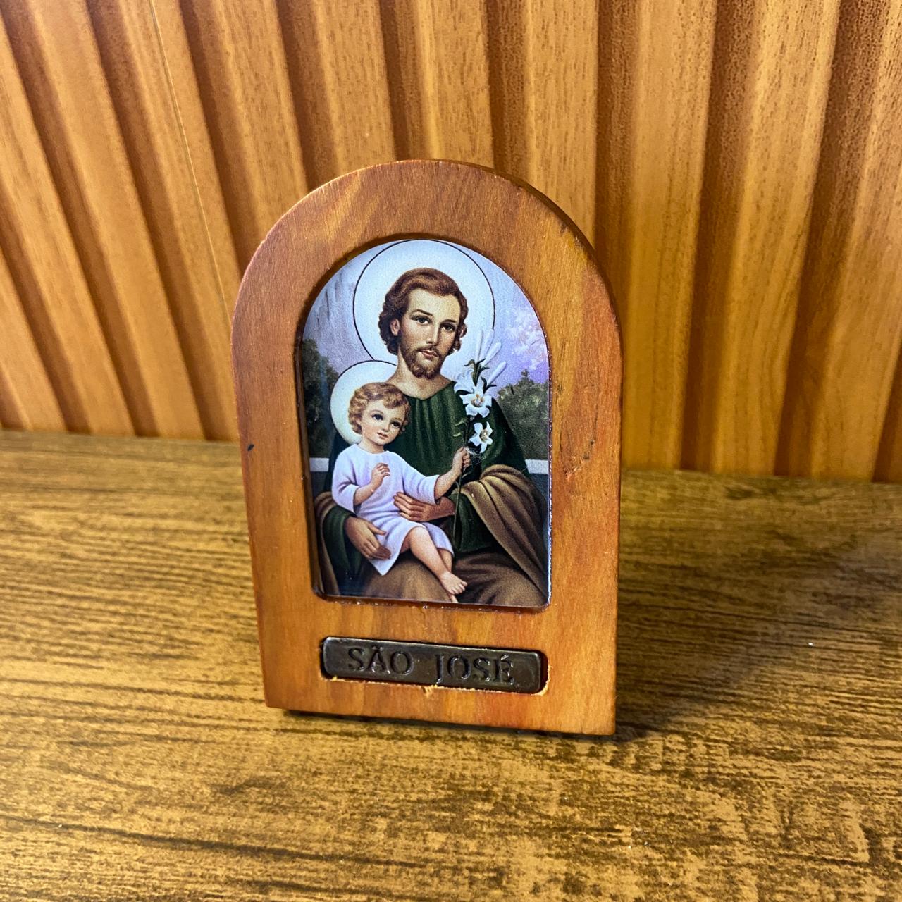 ADORNO DE MESA MADEIRA RESINADA SÃO JOSÉ 11CM (1 UNIDADE)