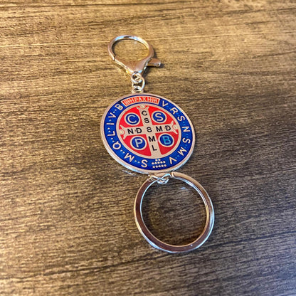 CHAVEIRO LUXO COM MOSQUETE MEDALHA SÃO BENTO MOD2 (6 UNIDADES)