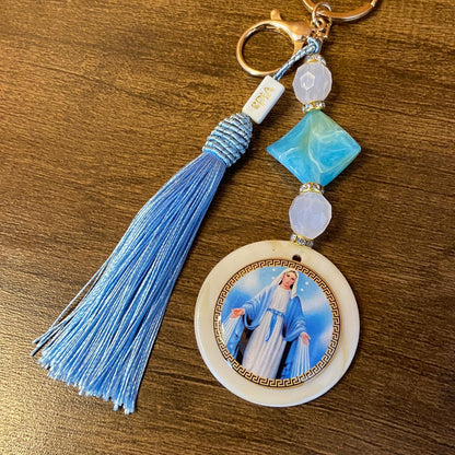 CHAVEIRO DE PEDRARIAS NOSSA SENHORA DAS GRAÇAS RESINADO (1 UNIDADE)