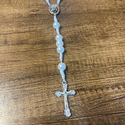TERÇO PÉROLA NOSSA SENHORA DE LOURDES 8MM (1 UNIDADE)