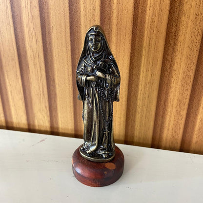 IMAGEM DE MESA METAL OURO VELHO SANTA RITA COM BASE DE MADEIRA 10CM (1 UNIDADE)