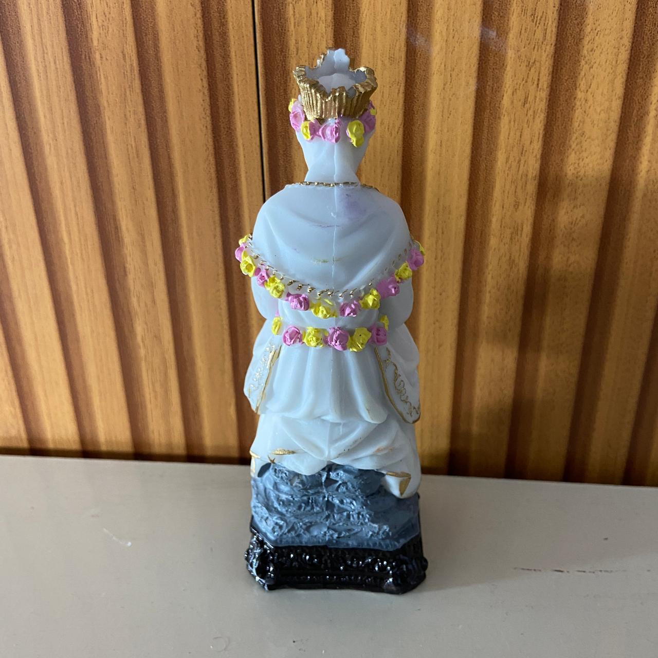 IMAGEM DE RESINA NACIONAL NOSSA SENHORA DE SALETTE SENTADA 16,5CM (1 UNIDADE)