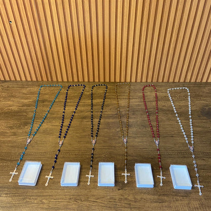 TERÇO PÉROLA MEDALHA SÃO BENTO CORES SORTIDAS 06MM  ( 6 UNIDADES)