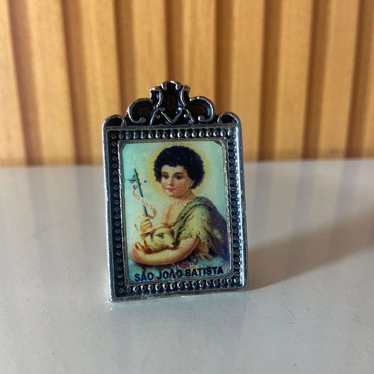 ADORNO DE MESA METAL SÃO JOÃO BATISTA MENINO 5CM (1 UNIDADE)