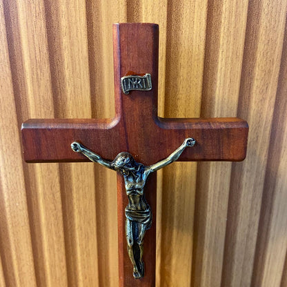 CRUCIFIXO MADEIRA DE MESA 20,5CM (1 UNIDADE)