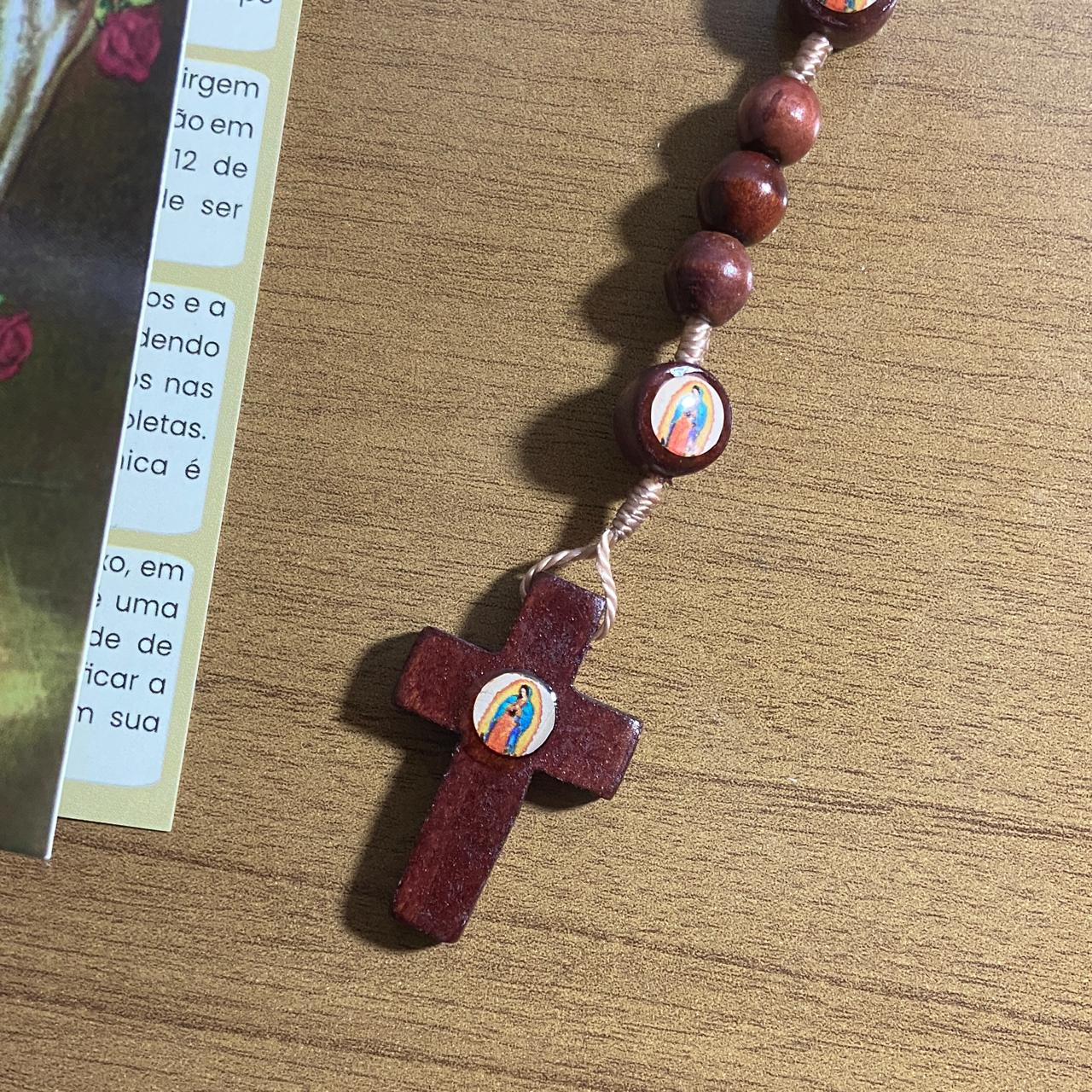 TERÇO DE MADEIRA NOSSA SENHORA DE GUADALUPE 7 MEDALHAS MOD1 8MM (3 UNIDADES)