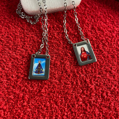 ESCAPULÁRIO INOX QUADRADO SAGRADO CORAÇÃO DE JESUS E NOSSA SENHORA APARECIDA (6 UNIDADES)