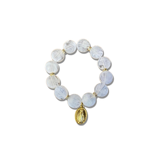 PULSEIRA ACRÍLICA BRANCA COM MEDALHA NOSSA SENHORA DAS GRAÇAS (03 UNIDADES)