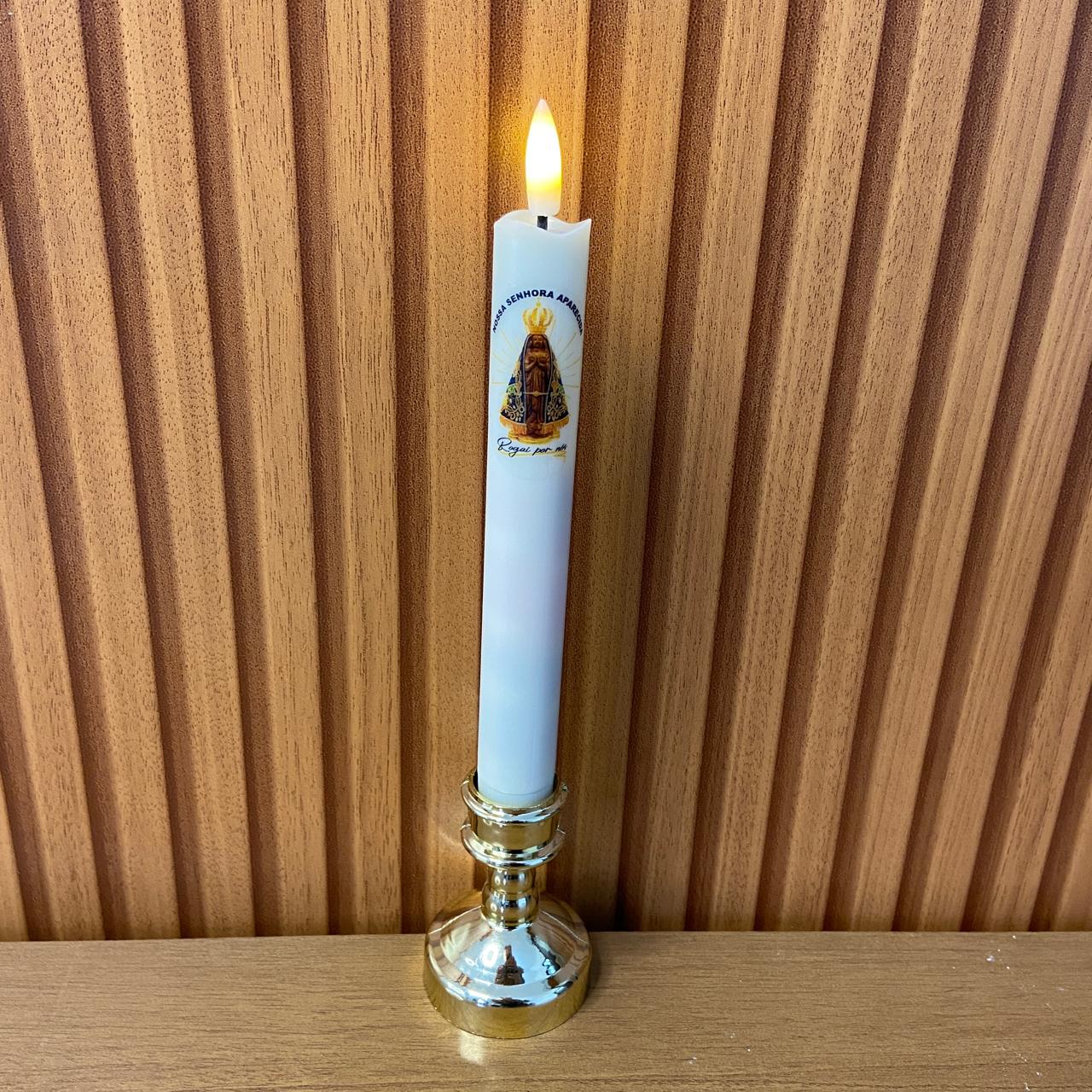 VELA ELETRÔNICA PALITO COM PEDESTAL NOSSA SENHORA APARECIDA 25CM (1 UNIDADE)