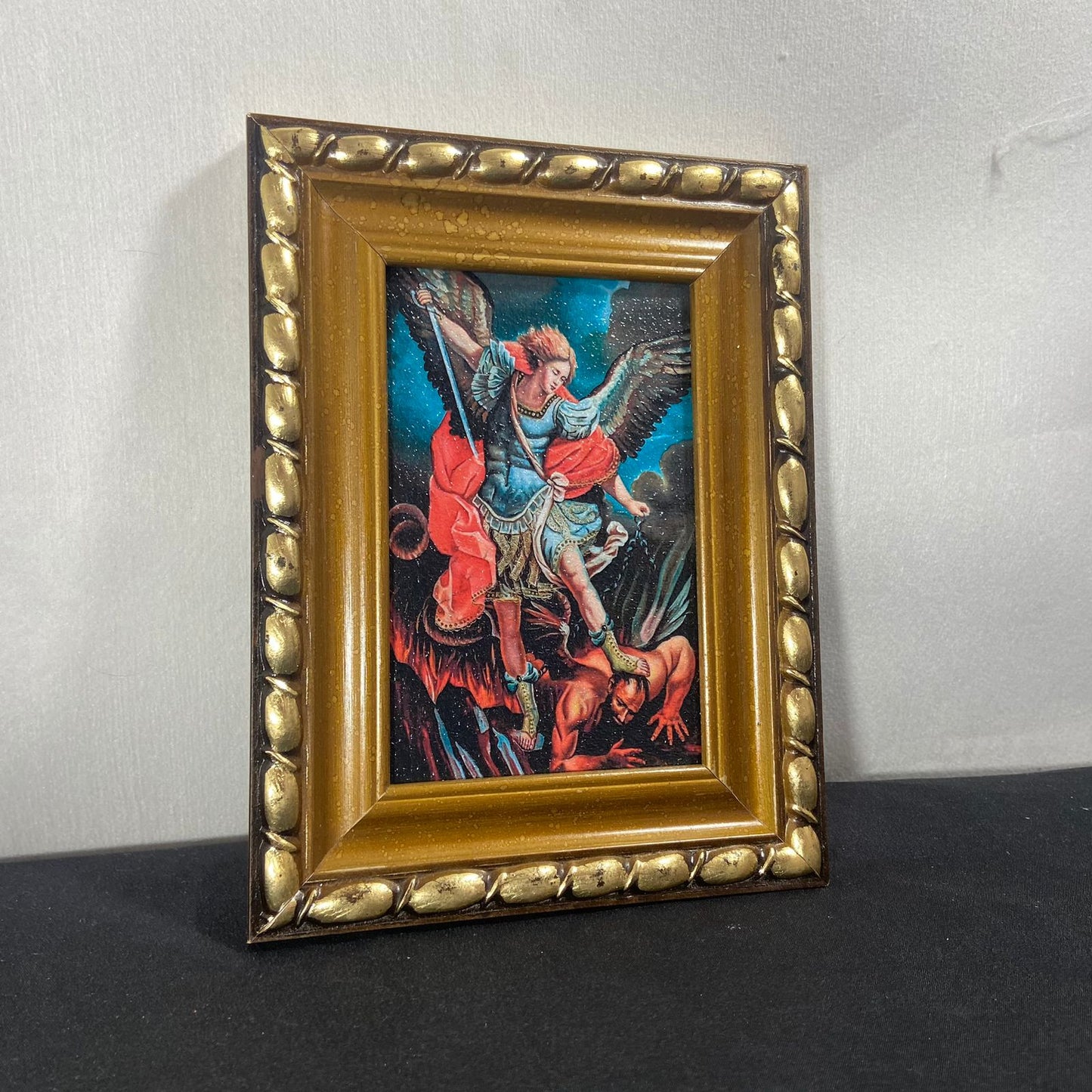 QUADRO COM MOLDURA RESINADO SÃO MIGUEL ARCANJO MOD2 20,5X15,5 (1 UNIDADE)