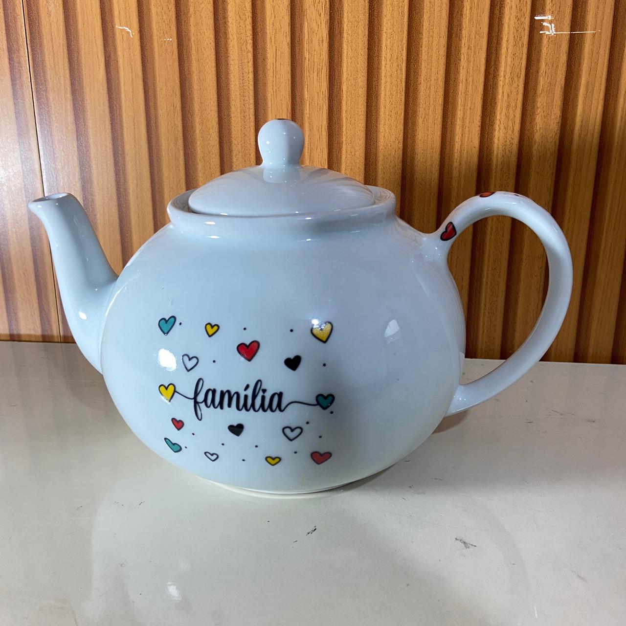 BULE DE PORCELANA BRANCO FAMÍLIA 1,600ML (1 UNIDADE)