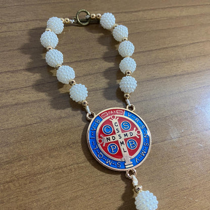 DEZENA PARA CARRO MEDALHA SÃO BENTO AMORA BRANCA 12MM (3 UNIDADES)