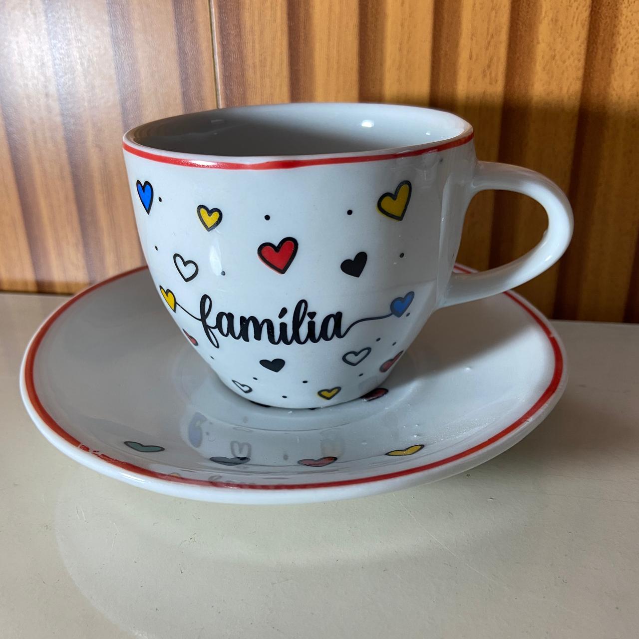 XÍCARA COM PIRES FAMÍLIA MOD2 200ML (1 UNIDADE)