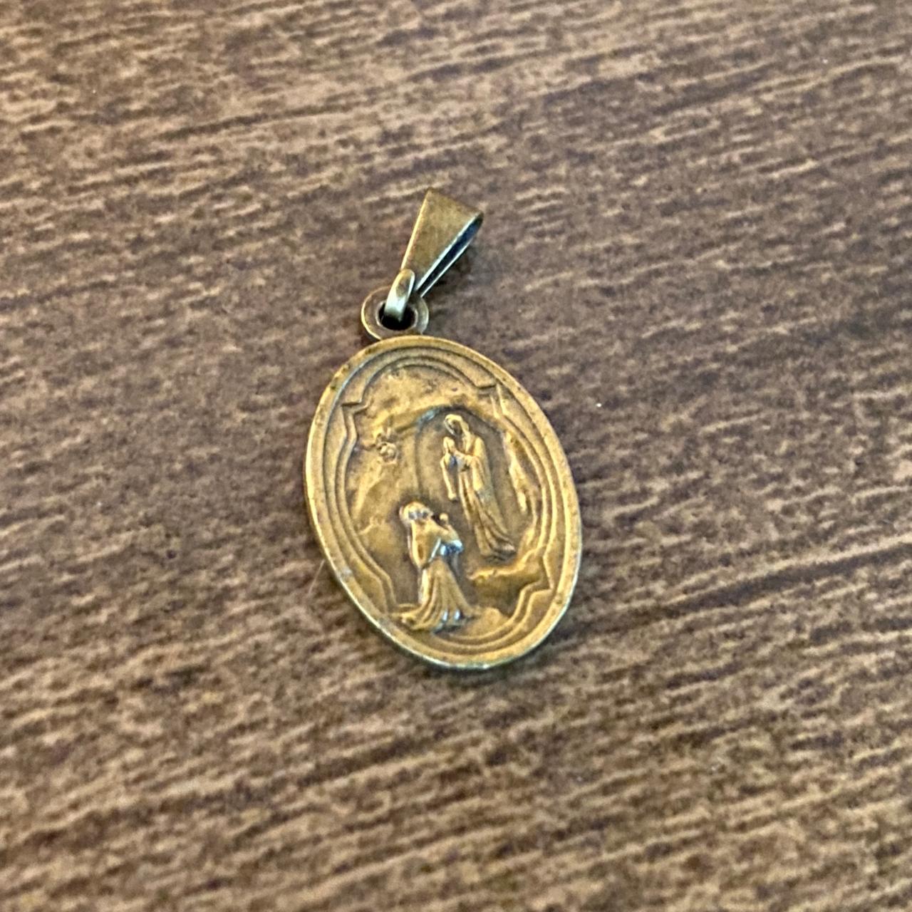 MEDALHA ITALIANA OURO VELHO NOSSA SENHORA DE LOURDES E SAGRADO CORAÇÃO DE JESUS (6 UNIDADES)