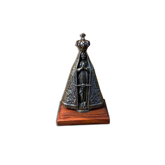 IMAGEM DE MESA METAL OURO VELHO NOSSA SENHORA APARECIDA BASE DE MADEIRA  09CM (1 UNIDADE)