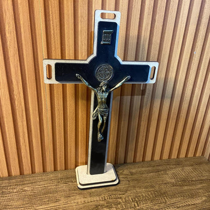 CRUCIFIXO MDF DE PAREDE E MESA MEDALHA SÃO BENTO 20CM (1 UNIDADE)