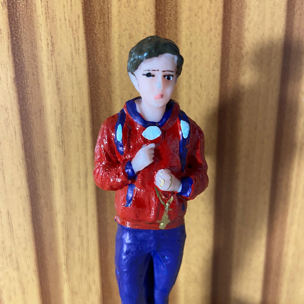 IMAGEM DE RESINA NACIONAL CARLO ACUTIS 12CM (1 UNIDADE)