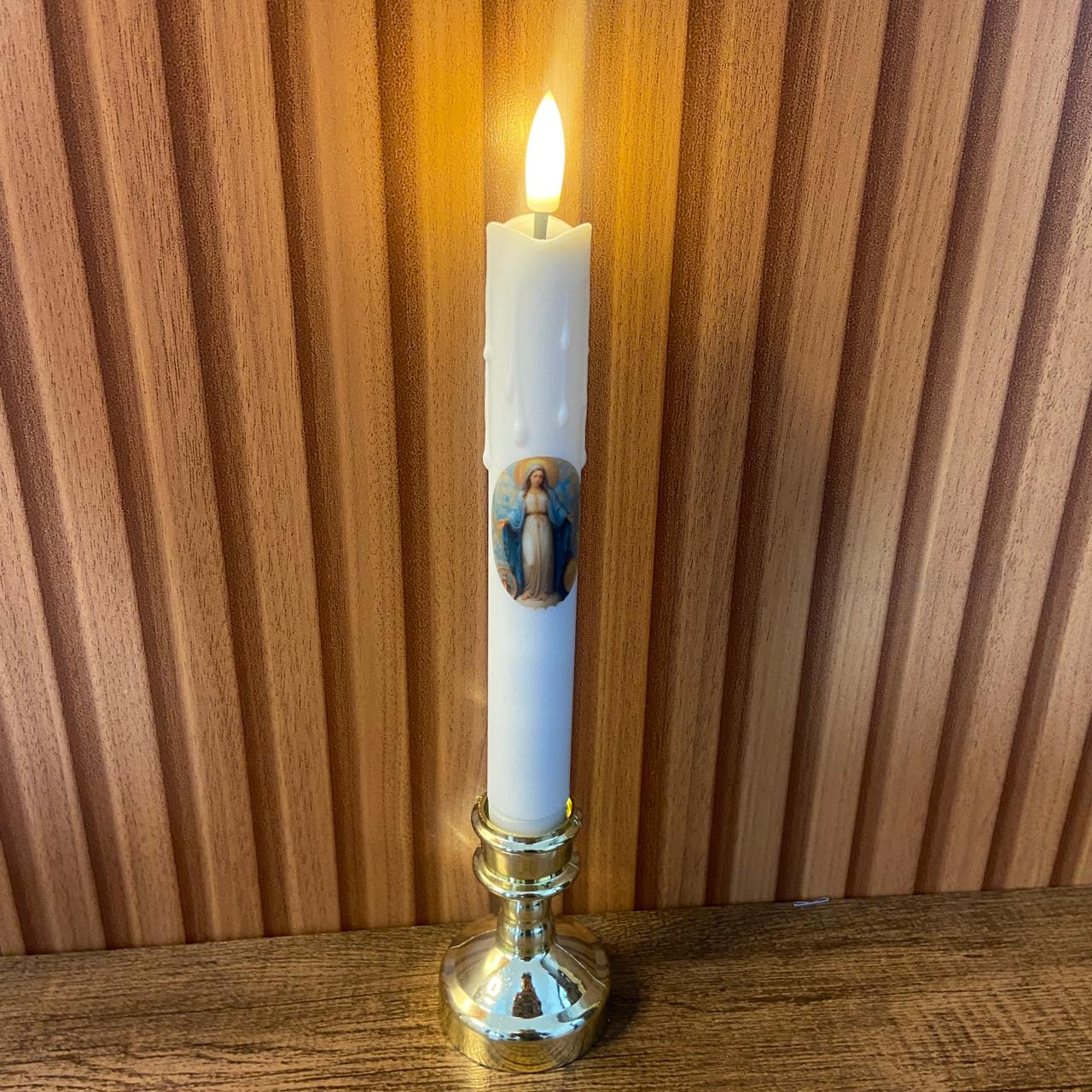 VELA ELETRÔNICA PALITO COM PEDESTAL NOSSA SENHORA DAS GRAÇAS 25CM (1 UNIDADE)