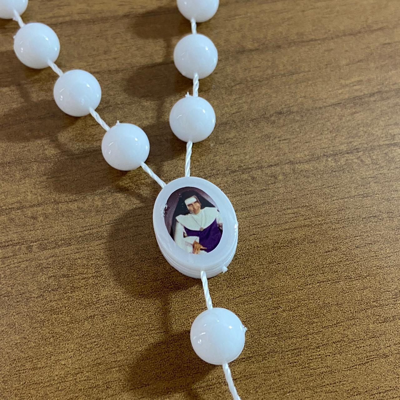 DEZENA ACRILICA PARA CARRO SANTA DULCE DOS POBRES (1 UNIDADE)