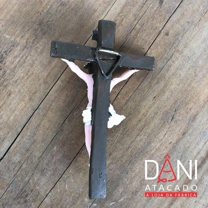 CRUCIFIXO DE RESINA NACIONAL 11CM (1 UNIDADE)