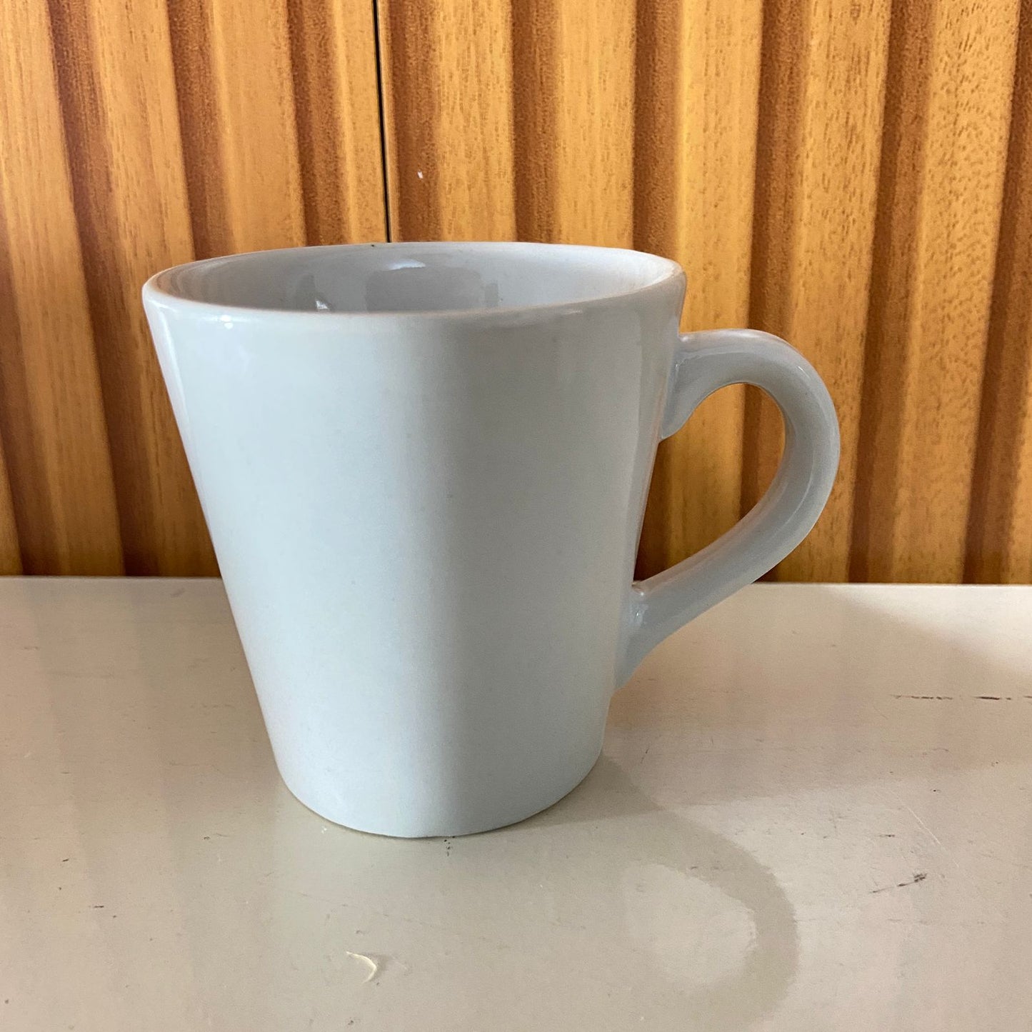 XÍCARA BRANCA SANTA TERESINHA (1 UNIDADE)