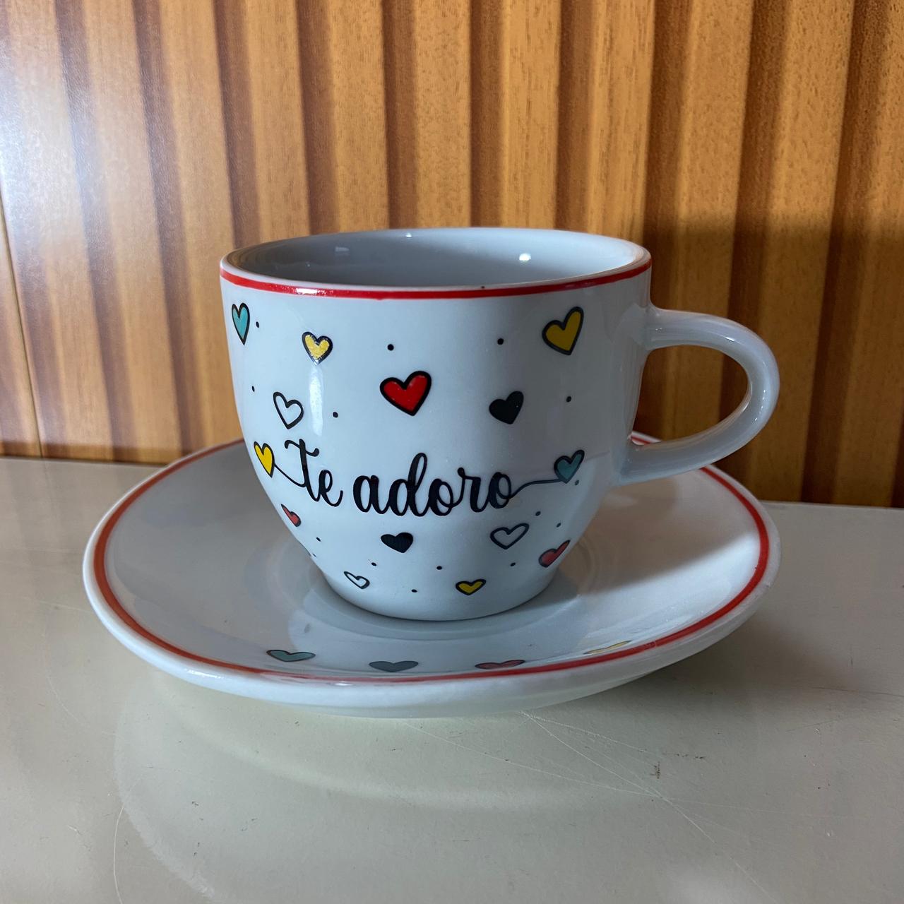 XÍCARA COM PIRES TE ADORO MOD2 200ML (1 UNIDADE)