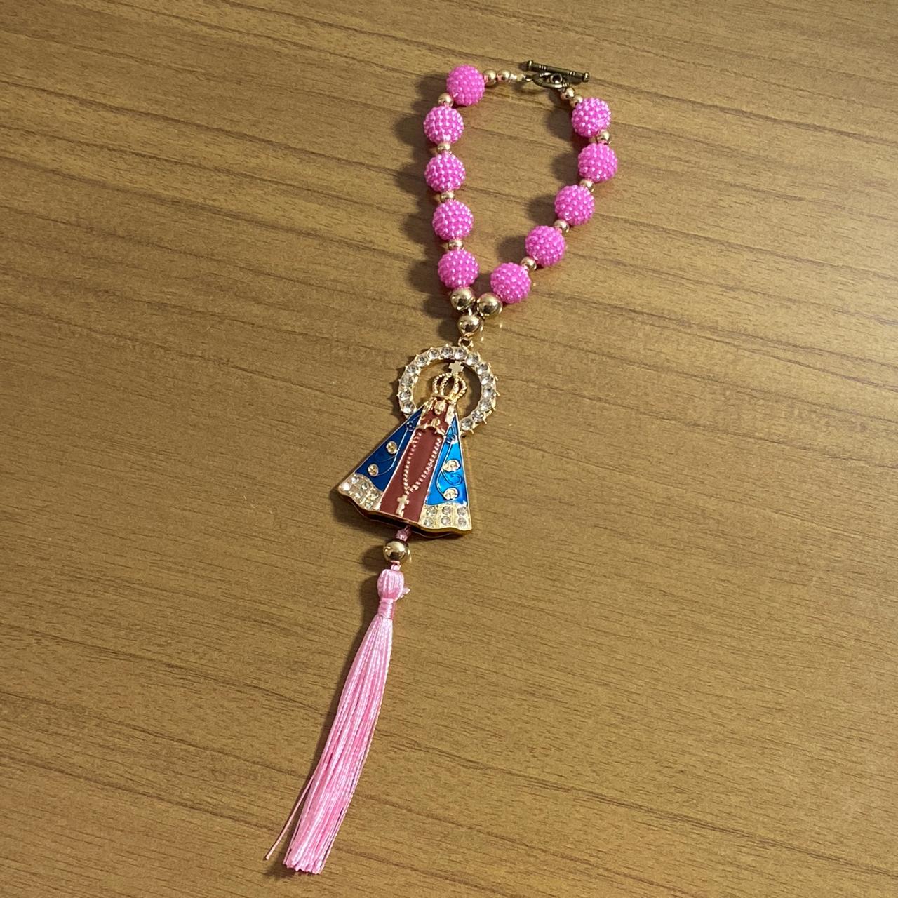 DEZENA PARA CARRO NOSSA SENHORA APARECIDA MARROM AMORA ROSA MOD3 12MM (3 UNIDADES)