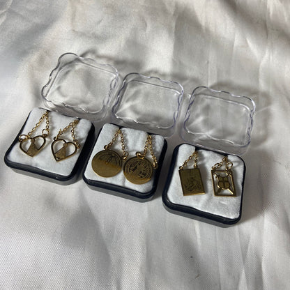 ESCAPULÁRIO DOURADO MODELOS SORTIDOS (6 UNIDADES)