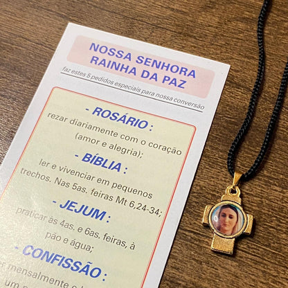 CORDÃO COM MEDALHA DOURADA RESINADA RAINHA DA PAZ  (1 UNIDADES)