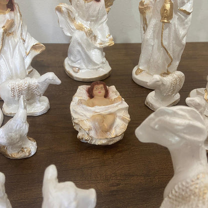 PRESÉPIO DE GESSO BRANCO E DOURADO 16 PEÇAS 20CM (1 UNIDADE)