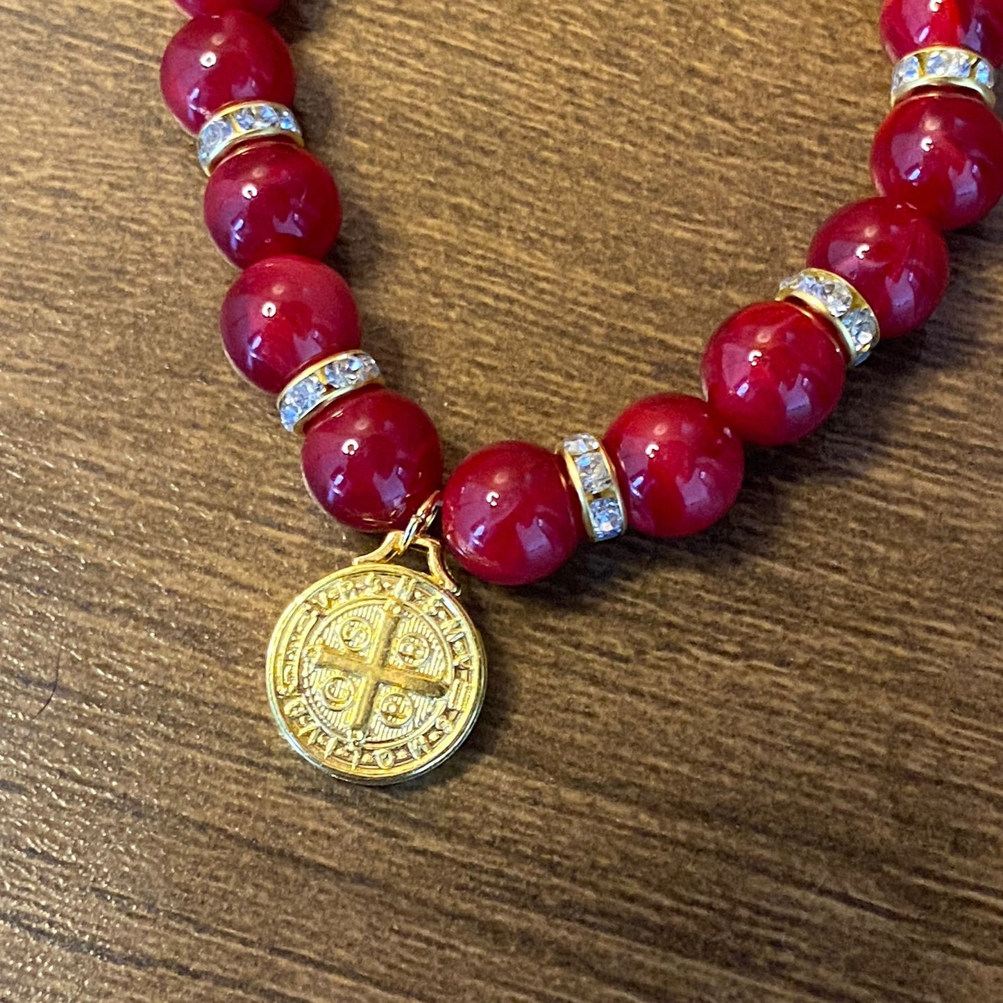 PULSEIRA PÉROLA MEDALHA DE SÃO BENTO 10MM MOD-9 (03 UNIDADES)