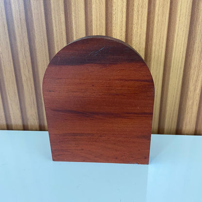 ADORNO DE MESA MADEIRA SÃO MIGUEL ARCANJO METAL OURO VELHO 13CM (1 UNIDADE)