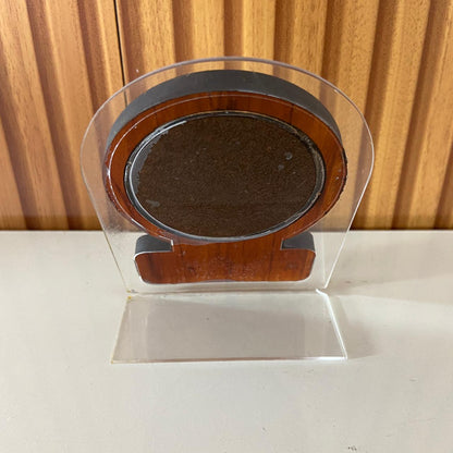 ADORNO DE MESA ACRÍLICO E MADEIRA COM ORAÇÃO MEDALHA SÃO BENTO METAL OURO VELHO 12CM (1 UNIDADE)
