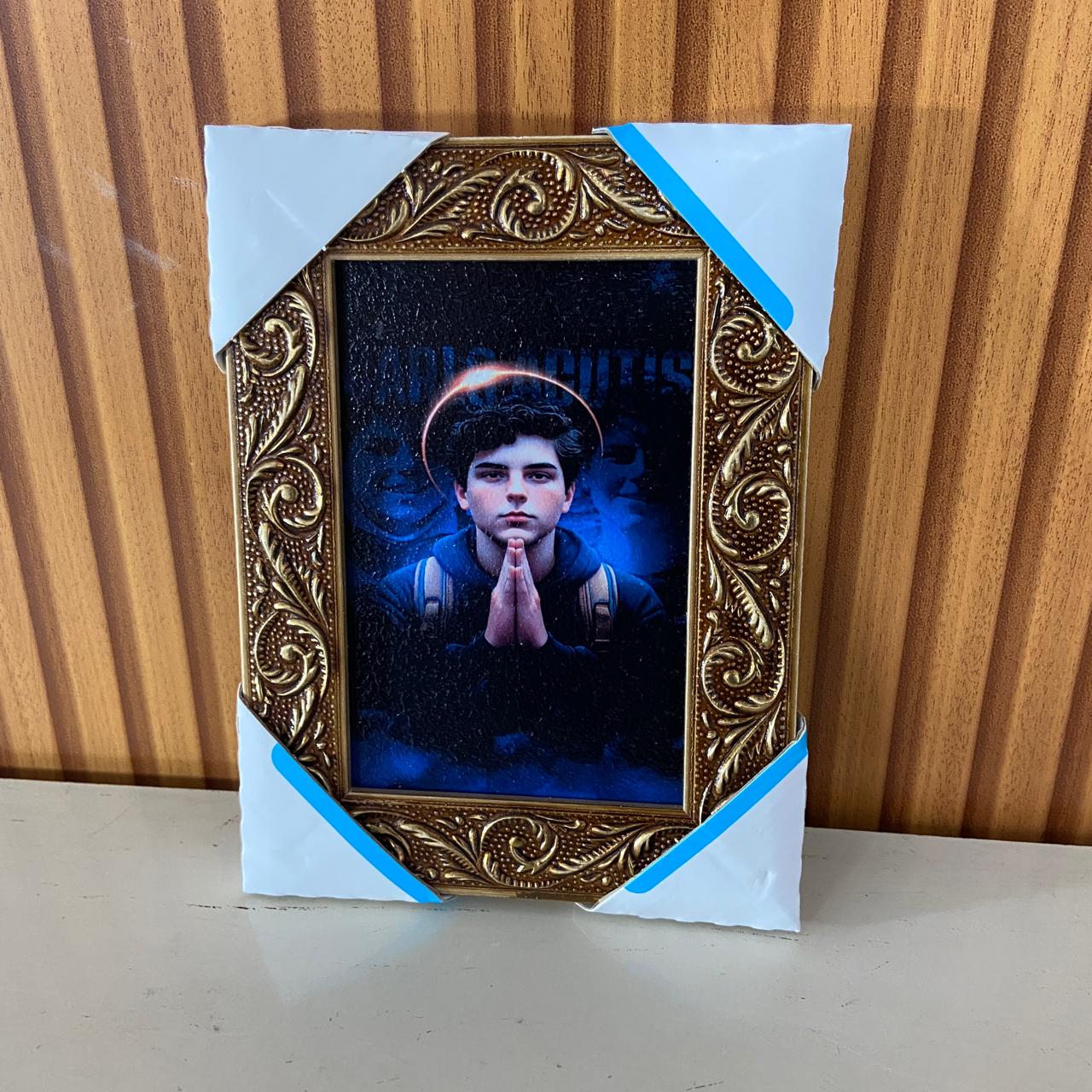 QUADRO COM MOLDURA RESINADO CARLO ACUTIS 20,5X15,5 (1 UNIDADE)