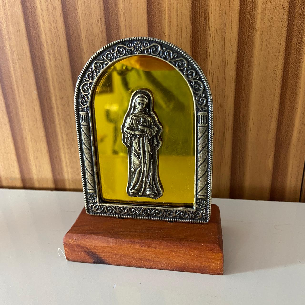 ADORNO DE MESA MADEIRA ESPELHADO SANTA RITA DE CÁSSIA METAL OURO VELHO 9,8CM (1 UNIDADE)