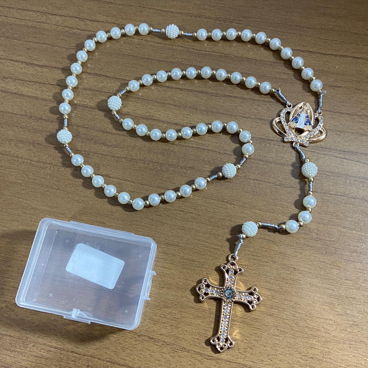 TERÇO DE NOIVA DOURADO PÉROLA NOSSA SENHORA APARECIDA 08MM MOD2 (1 UNIDADE)