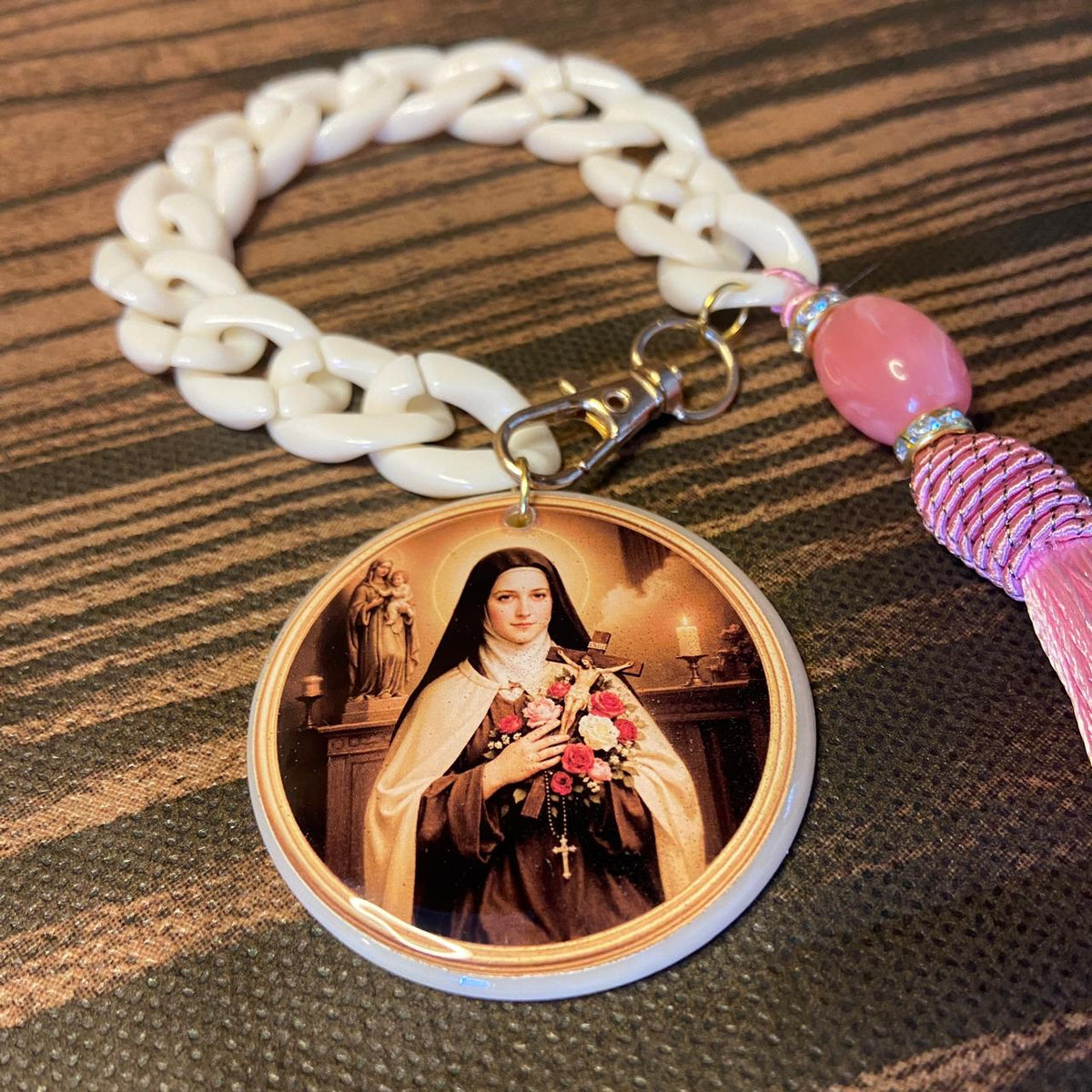 ELO DA CONSAGRAÇÃO MEDALHÃO RESINADO SANTA TERESINHA (1 UNIDADE)