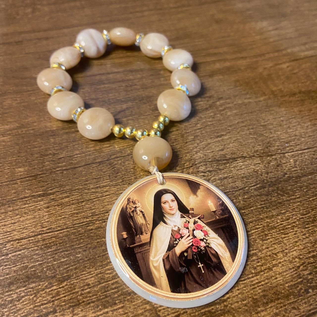 DEZENA PEDRARIAS MEDALHÃO DE RESINADO SANTA TERESINHA  17MM - MOD2 (1 UNIDADE)