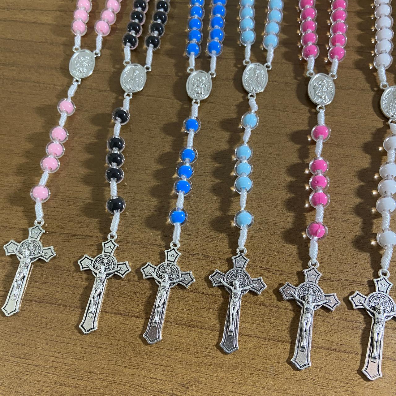 TERÇO NOSSA SENHORA APARECIDA E SÃO CRISTOVÃO CORES SORTIDAS (6 UNIDADES)