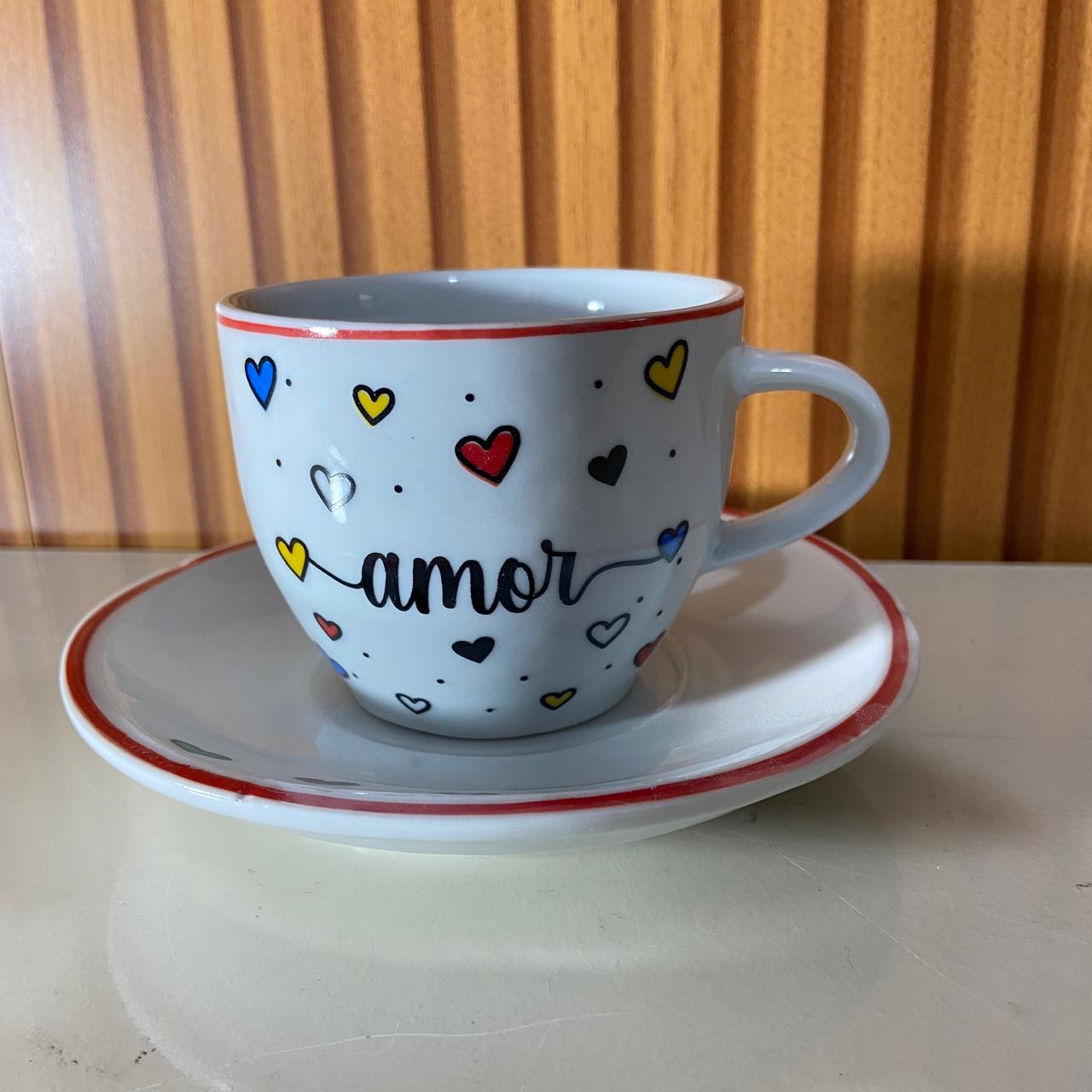 XÍCARA COM PIRES AMOR MOD2 200ML (1 UNIDADE)