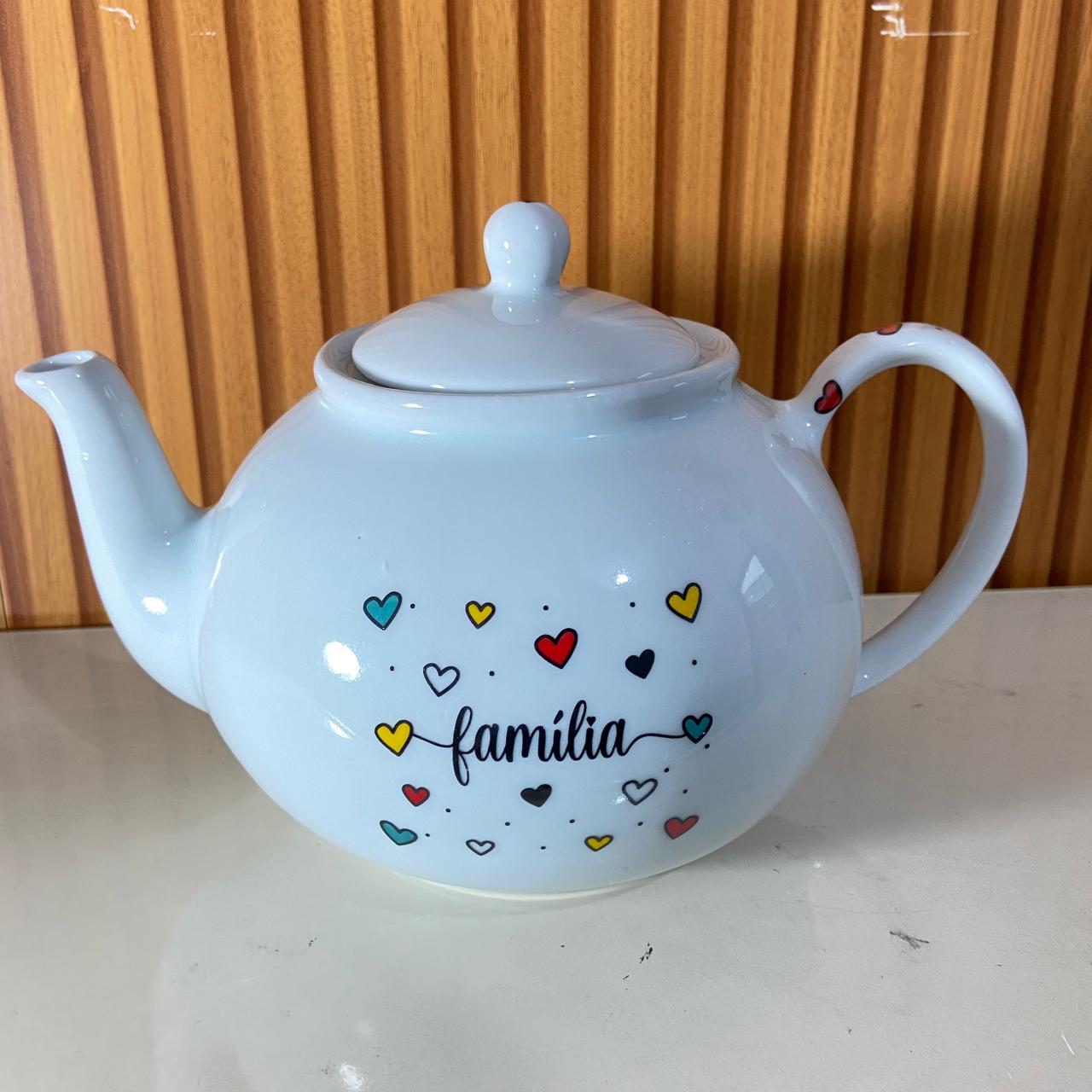 BULE DE PORCELANA BRANCO FAMÍLIA 1,600ML (1 UNIDADE)