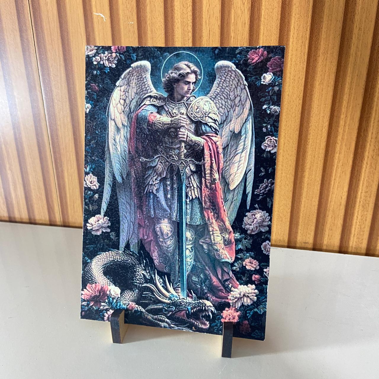 PLAQUINHA DE MESA MDF RESINADO SÃO MIGUEL ARCANJO 19CM x 13CM  (1 UNIDADE)