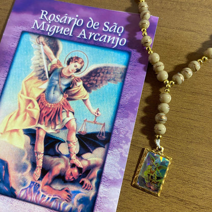 ROSÁRIO DE PÉROLA SÃO MIGUEL ARCANJO BEGE (1 UNIDADE)