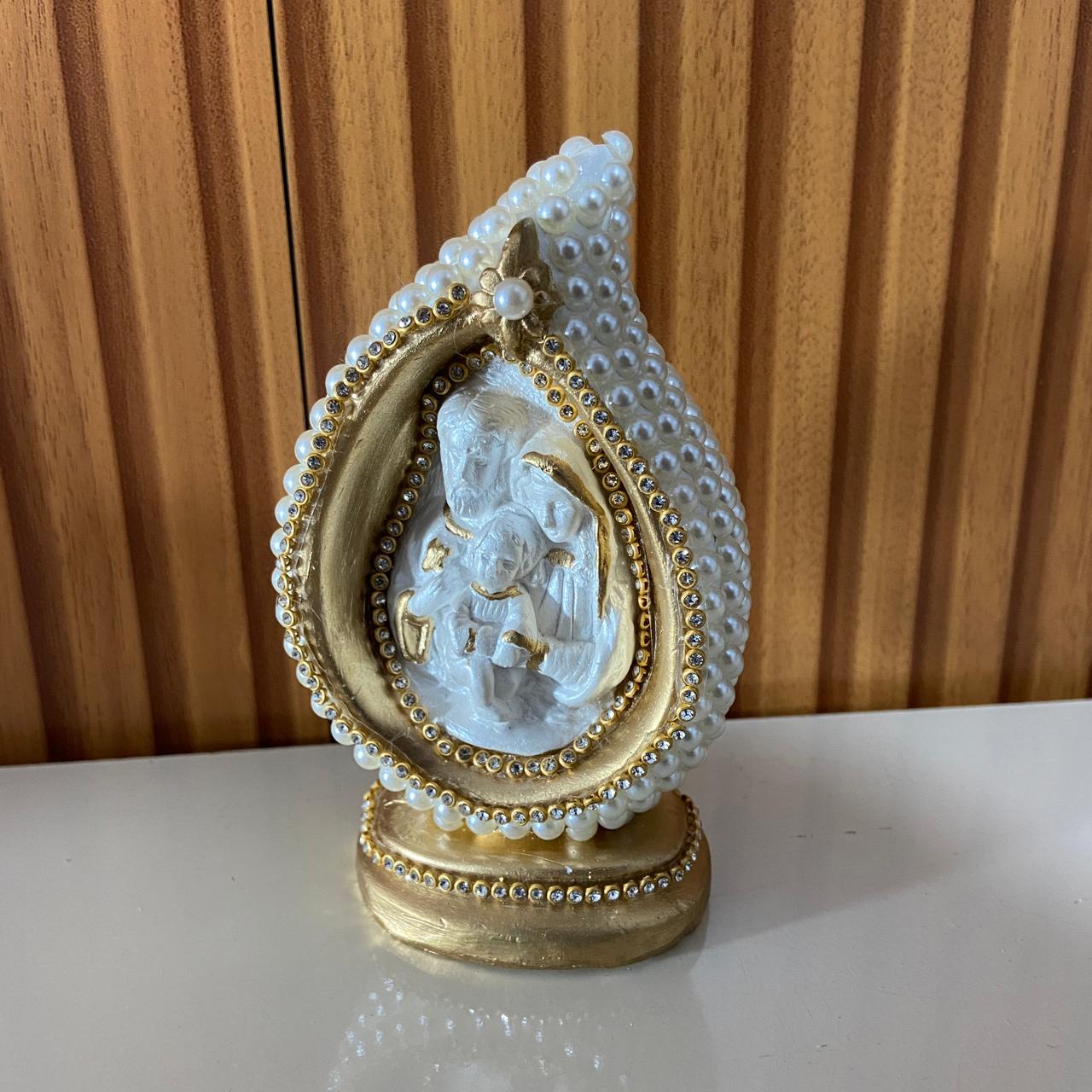 IMAGEM DE GESSO GOTA SAGRADA FAMÍLIA PÉROLA BRANCA COM STRASS 14CM (1 UNIDADE)
