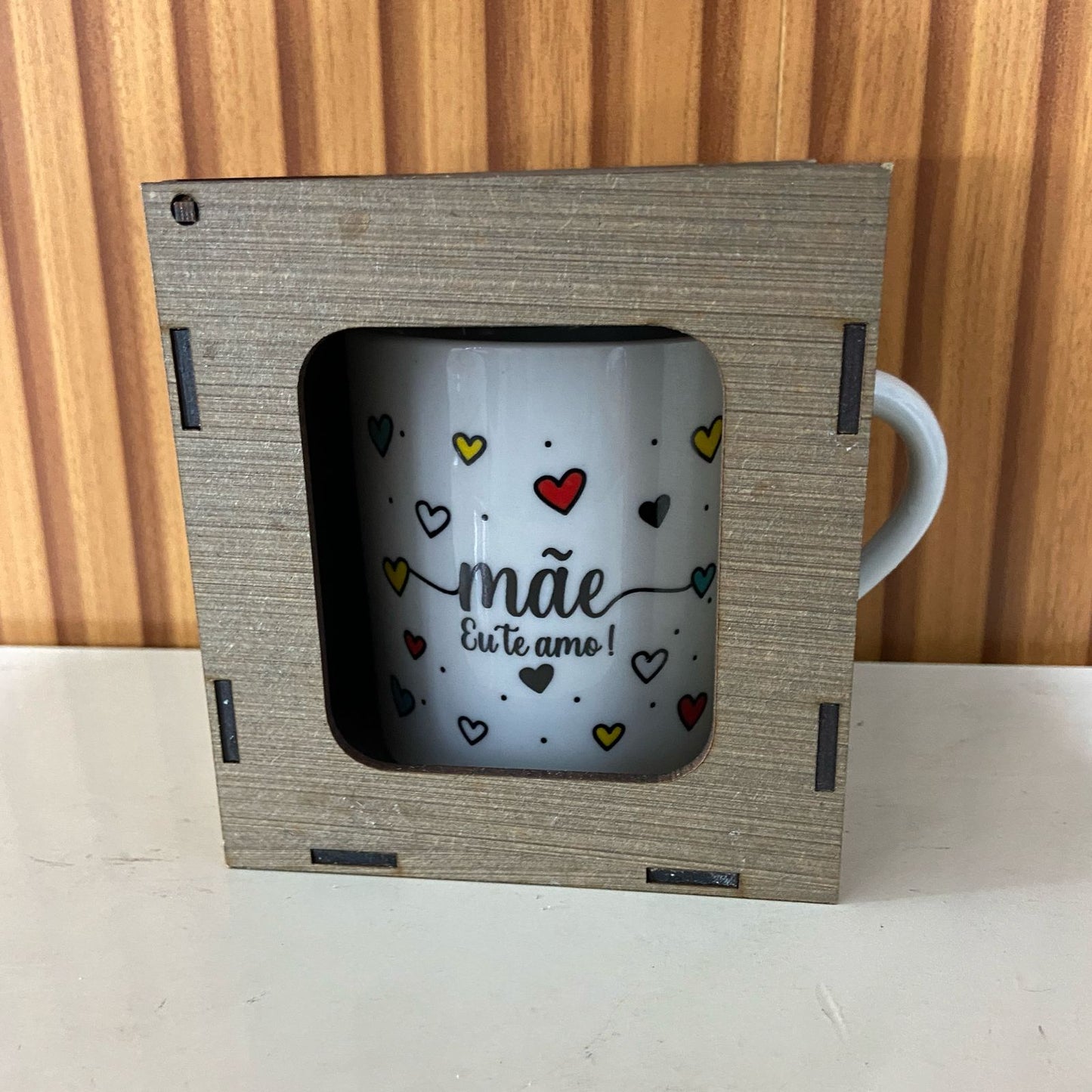 CANECA DE PORCELANA MÃE EU TE AMO COM CAIXA MDF (1 UNIDADE)