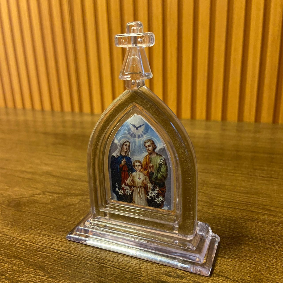 CAPELA ACRÍLICA P SAGRADA FAMÍLIA  12X8,5CM TRANSPARENTE (1 UNIDADE)